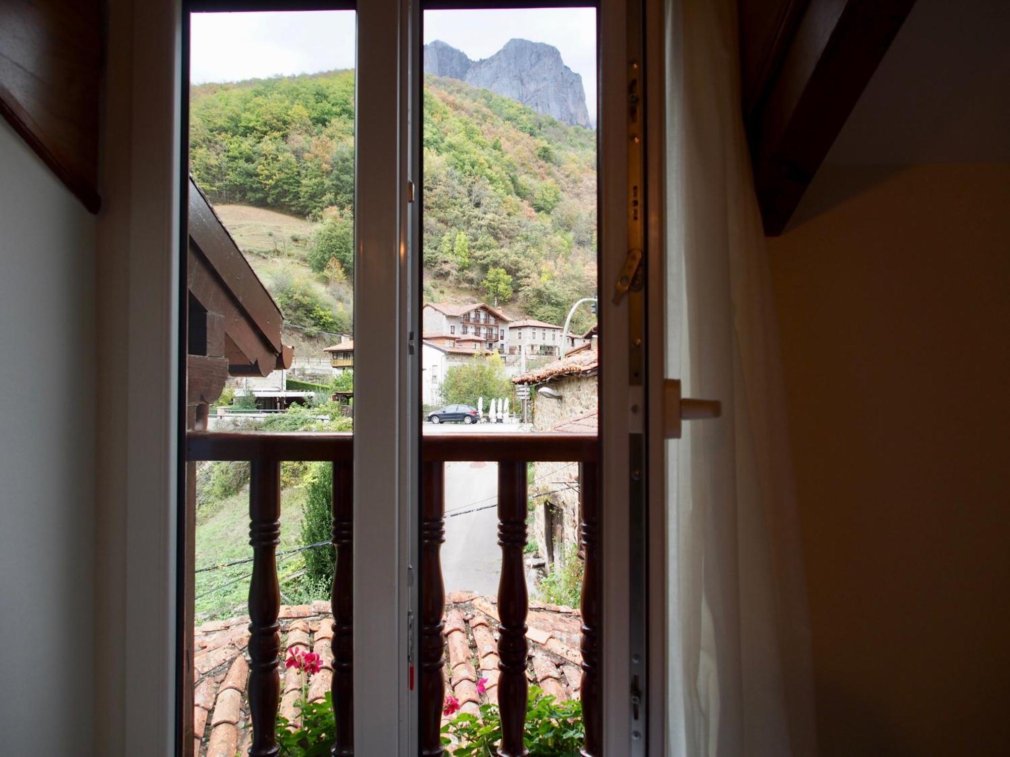 Hostal Remona Espinama Esterno foto