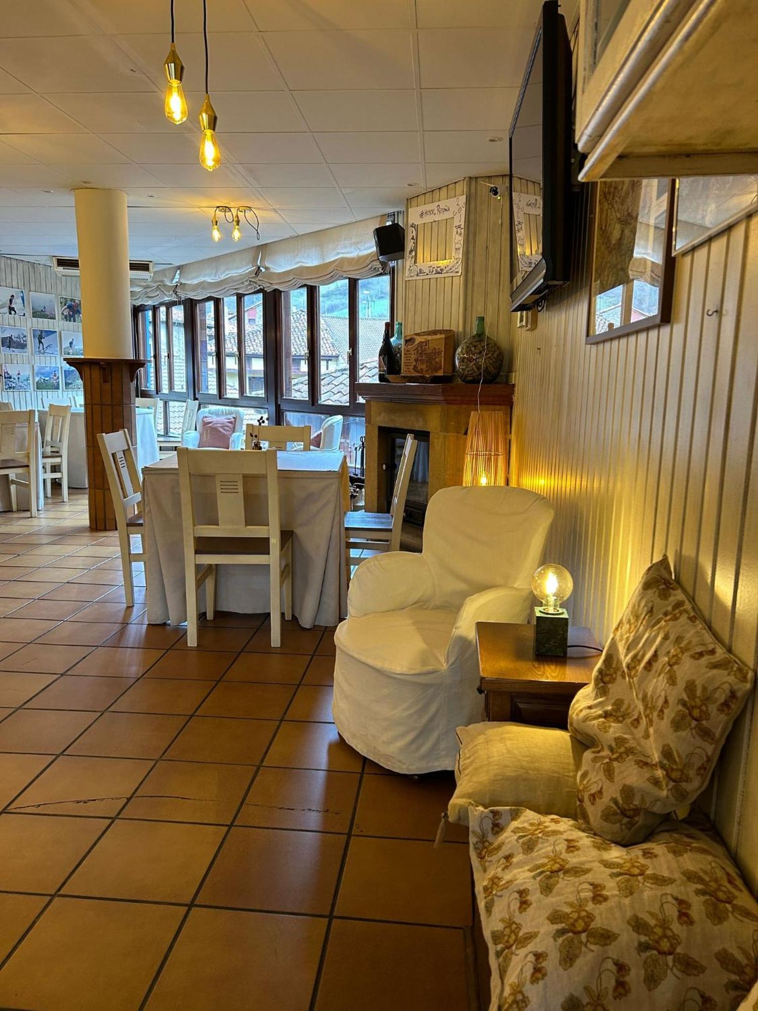 Hostal Remona Espinama Esterno foto