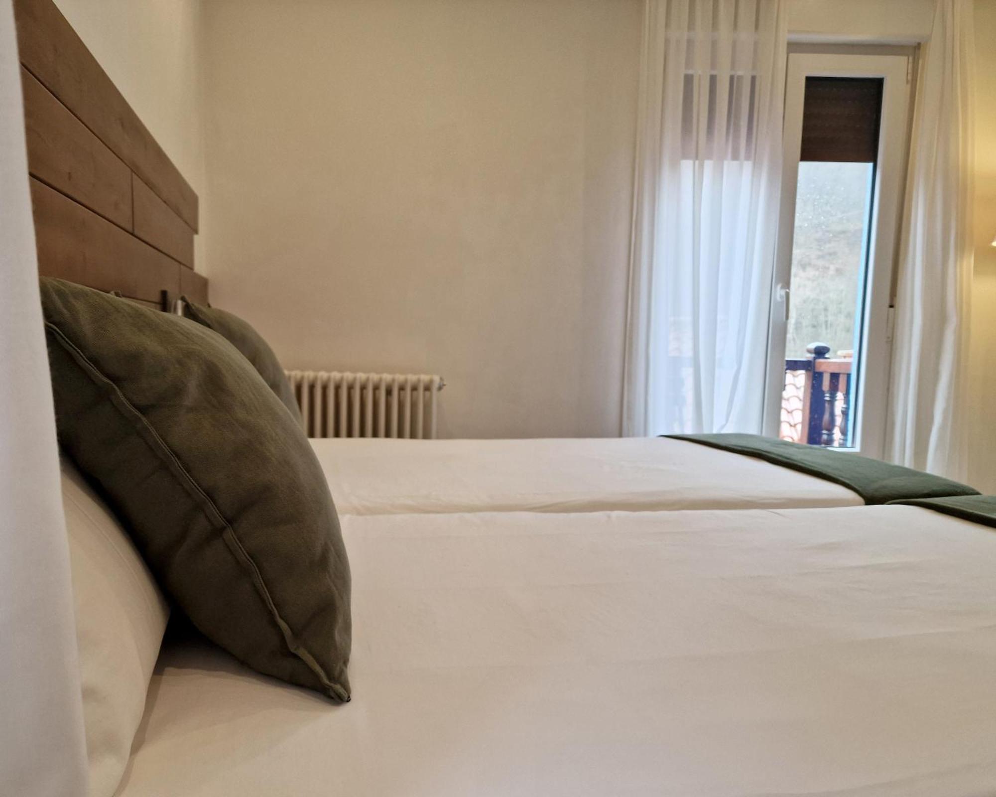 Hostal Remona Espinama Esterno foto